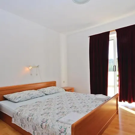 2 Bedroom Cozy Apartment In Kukljica *