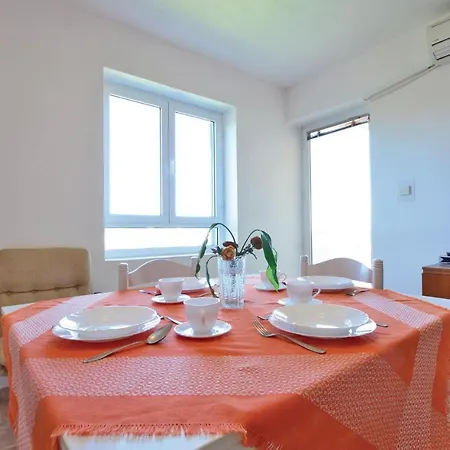 2 Bedroom Cozy Apartment In Kukljica * Kukljica
